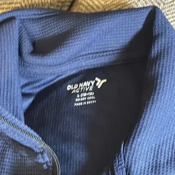 NWT OLD NAVY KIDS YOUTH CHILDRENS SIZE 10-12 COLOR NAVY PULLOVER LONG SLV SHIRT - Picture 3 of 4